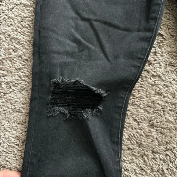 Good American Black Jeans Distressed Knees - Picture 5 of 6
